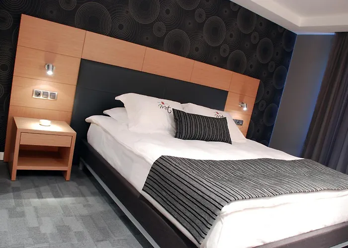 Met Hotel