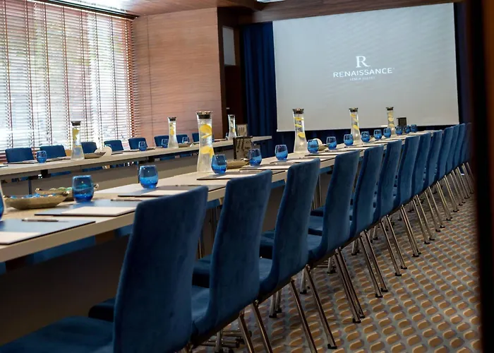 Luxury hotel only: Renaissance Izmir Hotel